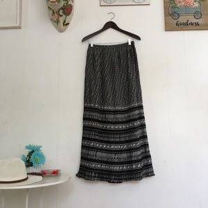 Anthropologie Flint & Moss Black White Bohemian Pleated Maxi Skirt M